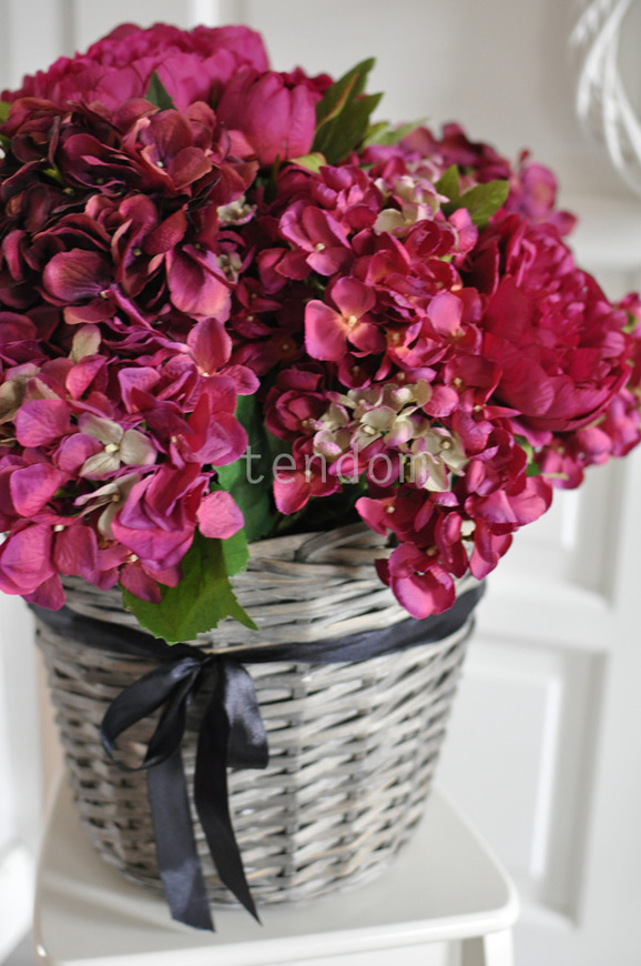 bogaty kosz z ciemnymi hortensjami i piwoniami Provance 50x50cm  