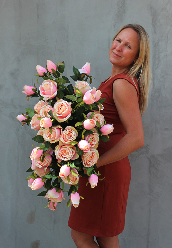 kompozycja z róż Wysmakowana Elegancja, wys. 50cm