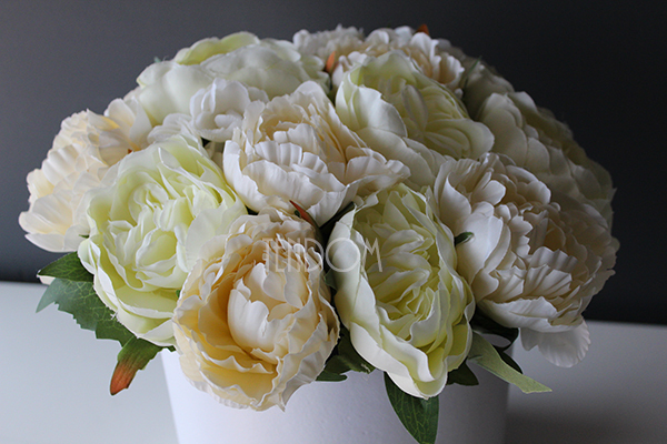 kompozycja kwiatowa / bukiet Flowerbox Peonia wys.32cm