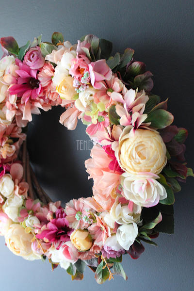 kwiatowy wianek ozdobny Kasia, śr.33cm