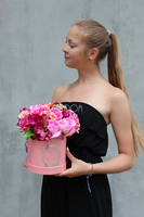 Różowy Dom, kompozycja kwiatowa / bukiet / flowerbox, wys.25cm