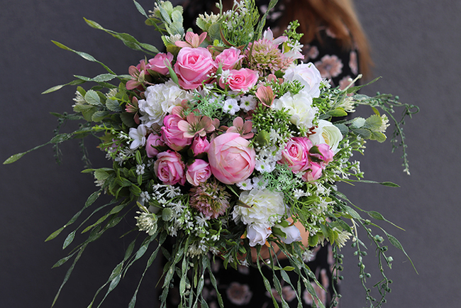 Manfredo Small, kompozycja kwiatowa w srebrnym naczyniu, wys.20cm