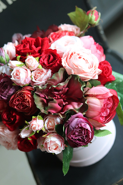 Celia, czerwono-różowy flowerbox z sukulentem, wys. 33cm