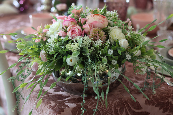 Manfredo Small, kompozycja kwiatowa w srebrnym naczyniu, wys.20cm