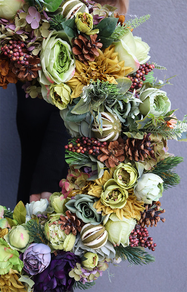 Galicja New, zjawiskowy zielony wianek na drzwi z szyszkami, śr.68cm