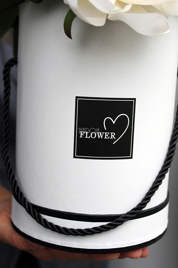 kompozycja kwiatowa / bukiet flowerbox Biała Peonia wys.27cm