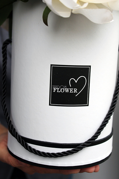 kompozycja kwiatowa / bukiet flowerbox Biała Peonia wys.27cm