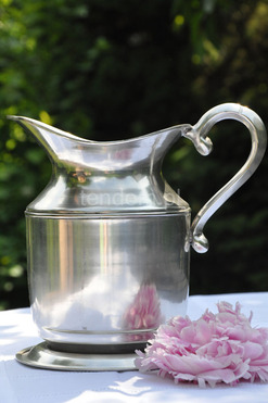 dzban cynowy Pivonia