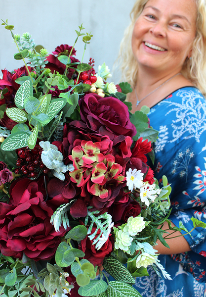 Augustyna Red kompozycja kwiatowa w czerwonym naczyniu, dł.70cm