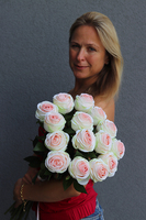 Benata, bukiet 15-stu pastelowych róż, dł. 60cm