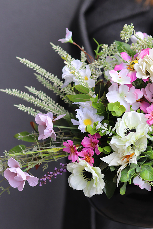 kompozycja kwiatowa / bukiet w ceramicznym naczyniu, Piękna Łąka, wys.40x50x28cm