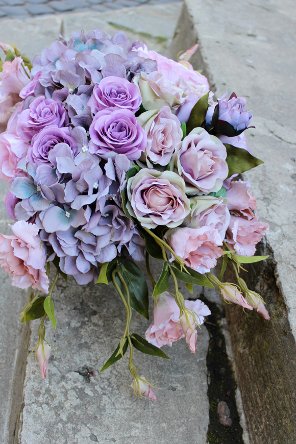 kompozycja kwiatowa Emilie, brudny róż, 48x28cm, wys.32cm