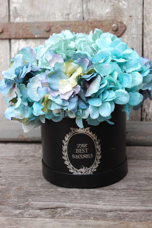 kompozycja kwiatowa / bukiet Flowerbox, Hortense Blue wys.28cm