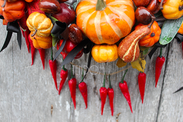 efektowny wianek Jesienne Dynie z Chilli, śr.33cm 