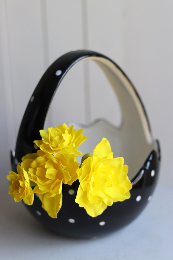 Black Easter, ceramiczny koszyczek naczynie