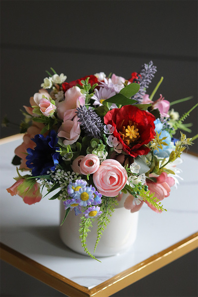 Polska Łąka 2, kompozycja kwiatowa w naczyniu