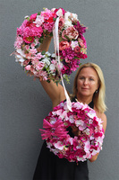 Pink House, różowy wianek dekoracyjny na drzwi