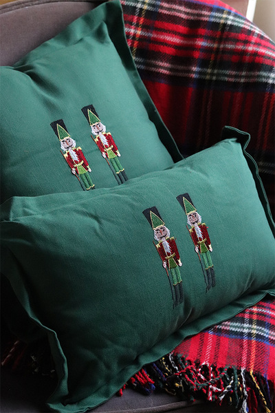 Xmas Nutcrackers, świąteczna poduszka, zielona
