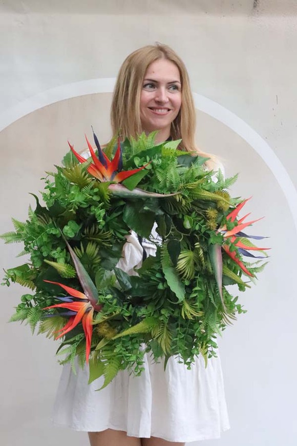 Strelizia Wreath 2, zielony wianek na drzwi ze strelicją
