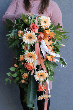 Morelle Story, pomarańczowa wiązanka nagrobna w naczyniu, wym.30x80cm