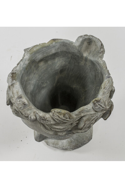 cementowa osłonka / donica, Kobieta I, wym.35x22x24cm