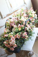 bogaty kosz z różowymi kwiatami, Leokadino, wym. 30x62cm 