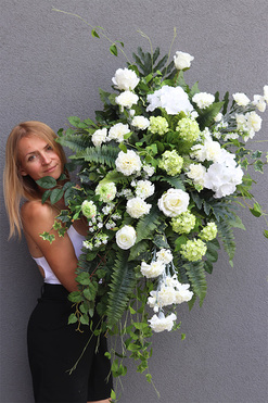 White Heaven, kompozycja nagrobna w misie, dł.120cm 