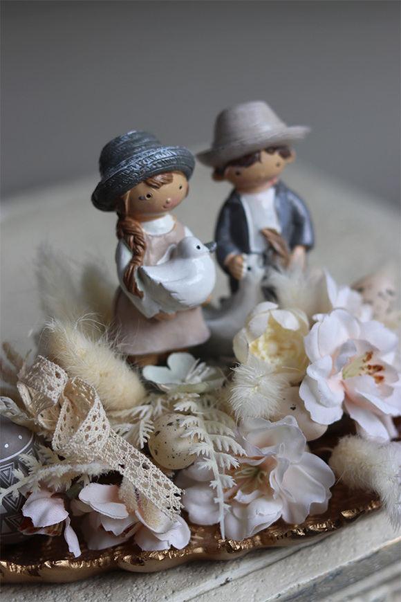 Wielkanocne Dzieciństwo, wielkanocna dekoracja kwiatowa