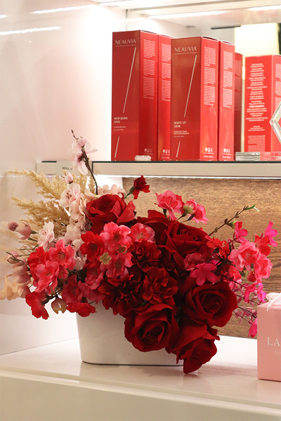 La Guel, dekoracja kwiatowa w naczyniu