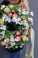 Klotylda, wielkanocny wianek na drzwi z jajkami