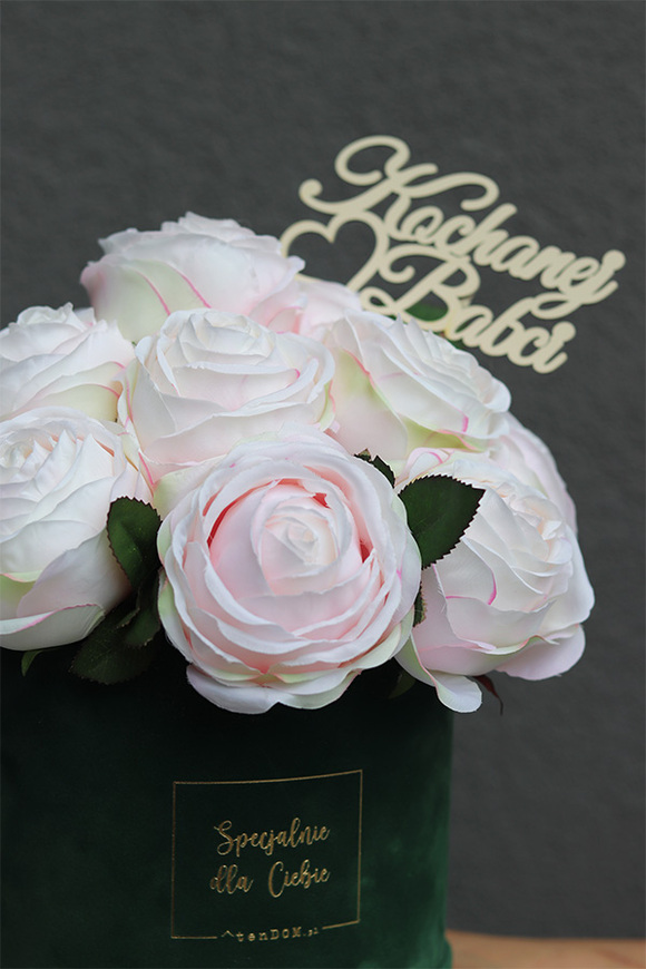 Green Velvet Rosena, zielony flowerbox z różami