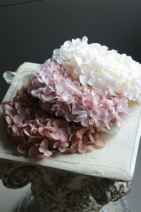 Leossi Cappuccino, dekoracyjny wianek z hortensji