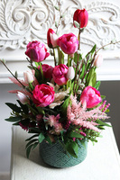 stroik wielkanocny / kompozycja kwiatowa z tulipanów Gracja