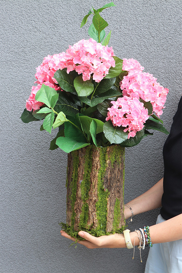 Pink Hortensja w Mchu, kompozycja kwiatowa w pniu