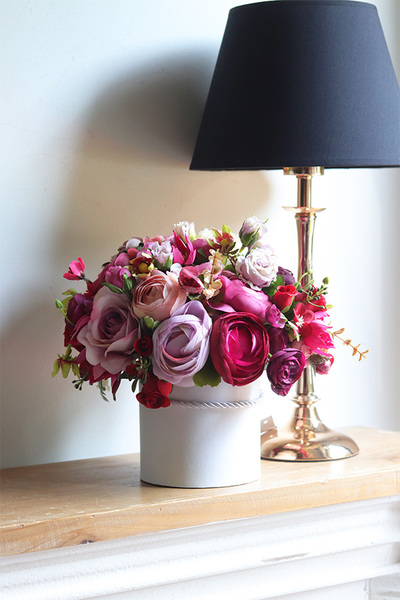 Amarantis, elegancki flowerbox z różowymi kwiatami