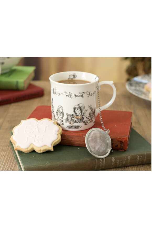 Alice in Wonderland, kubek porcelanowy Marcowy Zając