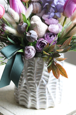 Hiacynta, stroik wiosenny z gumowymi tulipanami, wym.41x30cm