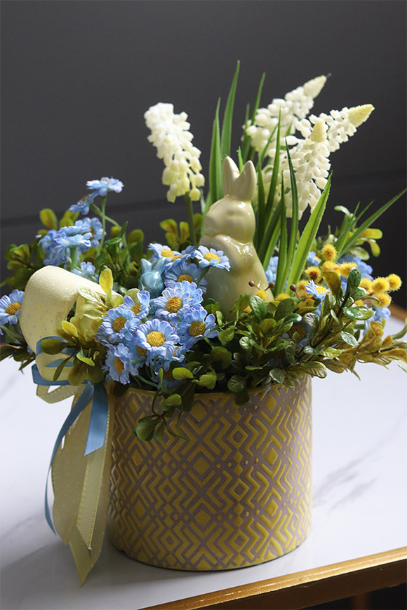 Little Yellow, stroik wielkanocny z zajączkiem