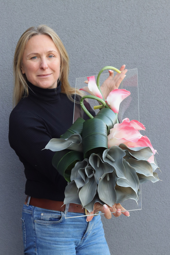 Clear Design Aligia, dekoracja nagrobna na transparentnej podstawie