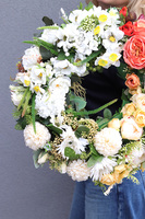 Słoneczny, wianek w jasnej kolorystyce na drzwi, śr.44cm