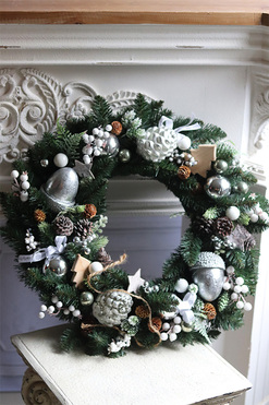 Srebrna Ballada Scandi, świąteczny wianek na drzwi, śr.50cm 