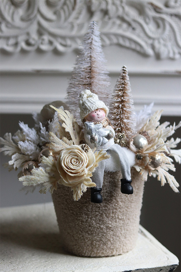 Comfort Christmas Beige, świąteczna kompozycja w osłonce z futerkiem