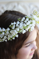 wianek komunijny z konwalii
