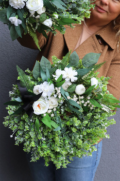 White Flowers, biały wieniec nagrobny, śr.35cm 