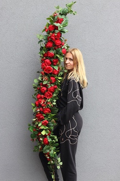 Różana Aleja, czerwona girlanda kwiatowa, dł.180cm