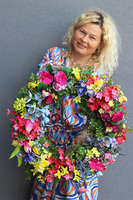 Majowe Rabaty, duży barwny wianek na drzwi