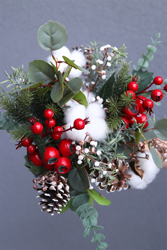 Eukaliptusowy Red, zimowy bukiet z bawełną