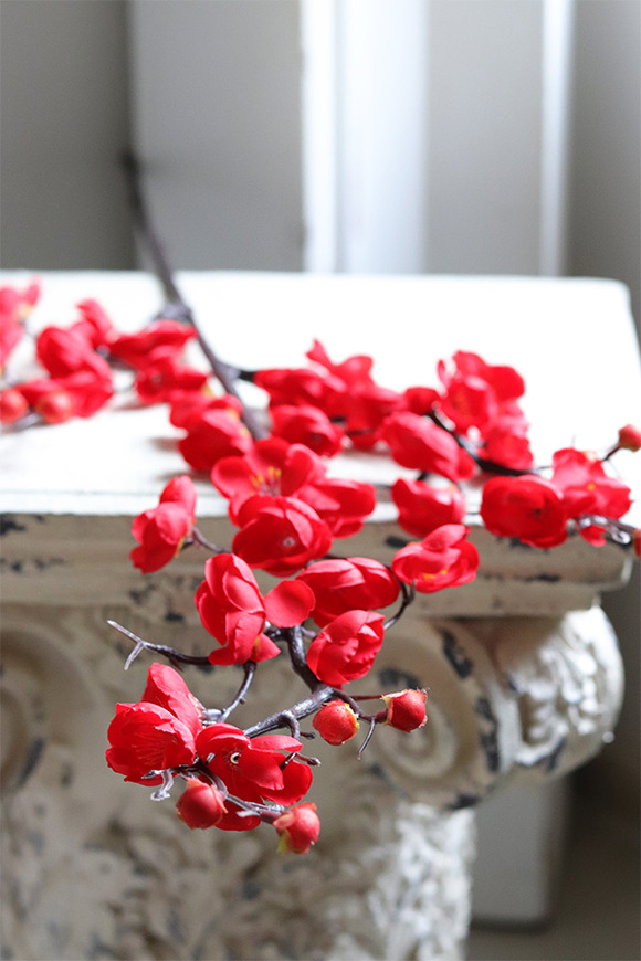 Sakura, sztuczne kwiaty na gałązce, wiśnia czerwona