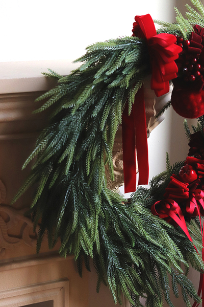 Karminowa Zima, asymetryczny świąteczny wianek