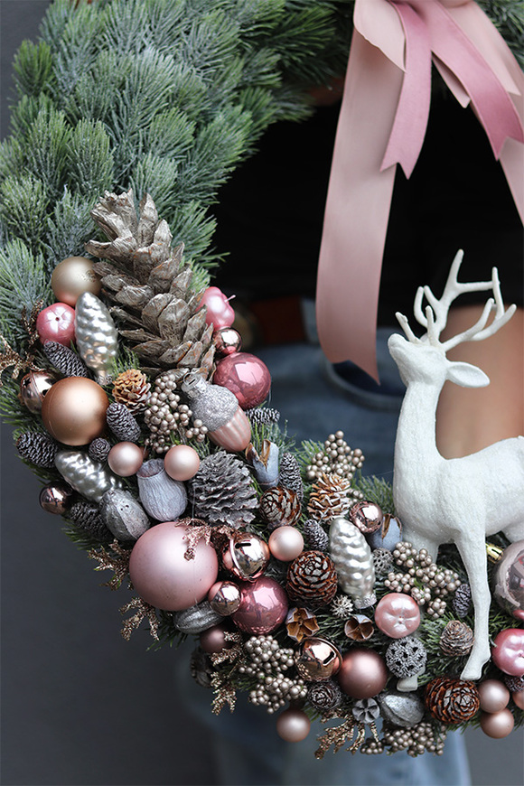 duży świąteczny wianek, Z Białym Jeleniem, śr.60cm